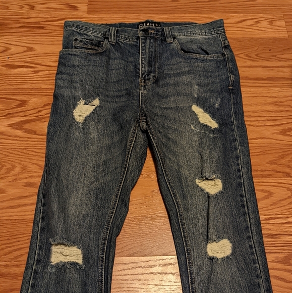 EMPYRE distressed jeans, size 30 - Picture 4 of 5